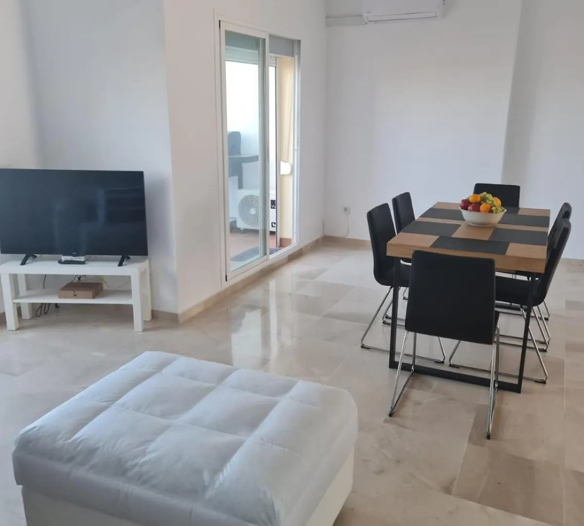 Apt De 3 Dormitorios A 3 Minutos En Coche De La Playa Casares Apartamento