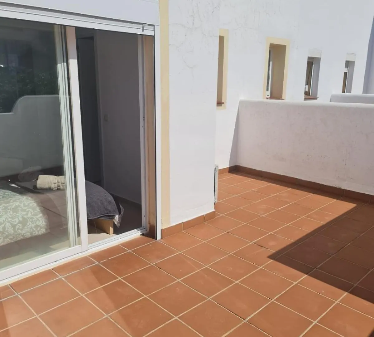 Apt De 3 Dormitorios A 3 Minutos En Coche De La Playa Casares 0*,  Espanha