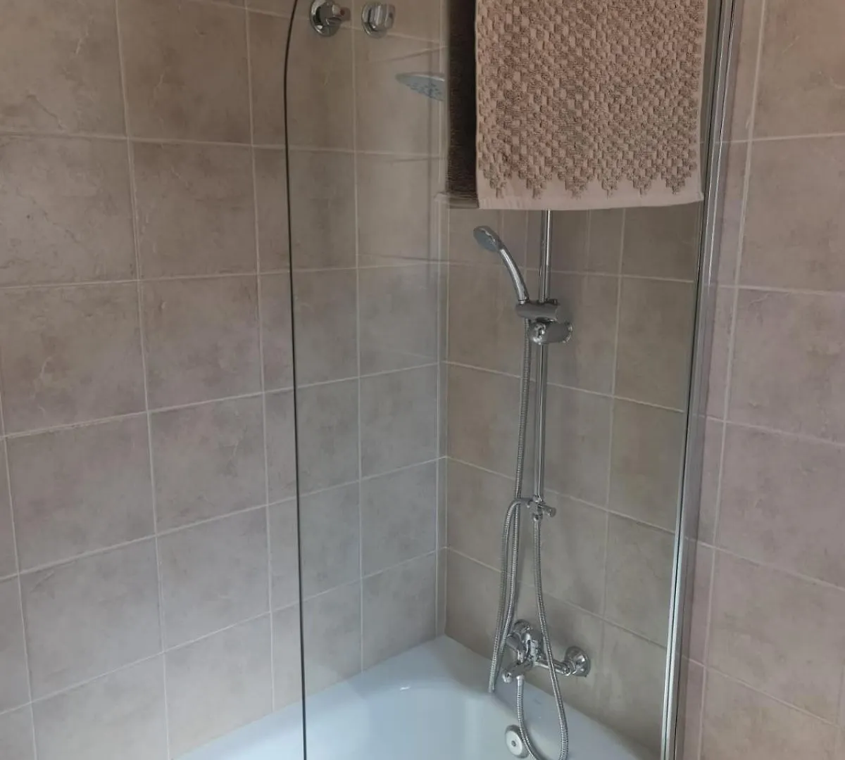 Apt De 3 Dormitorios A 3 Minutos En Coche De La Playa Casares Apartamento